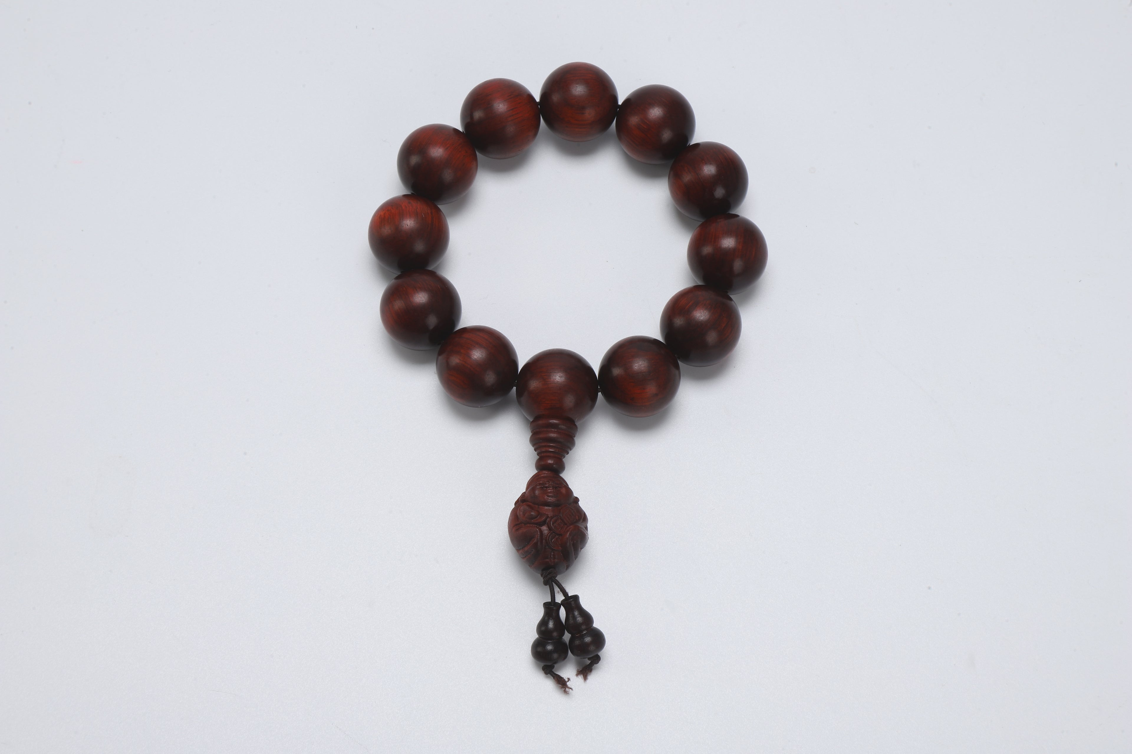 Handcrafted Wooden Beaded Bracelet with Buddha Charm – Natural and Elegant Chinese Style